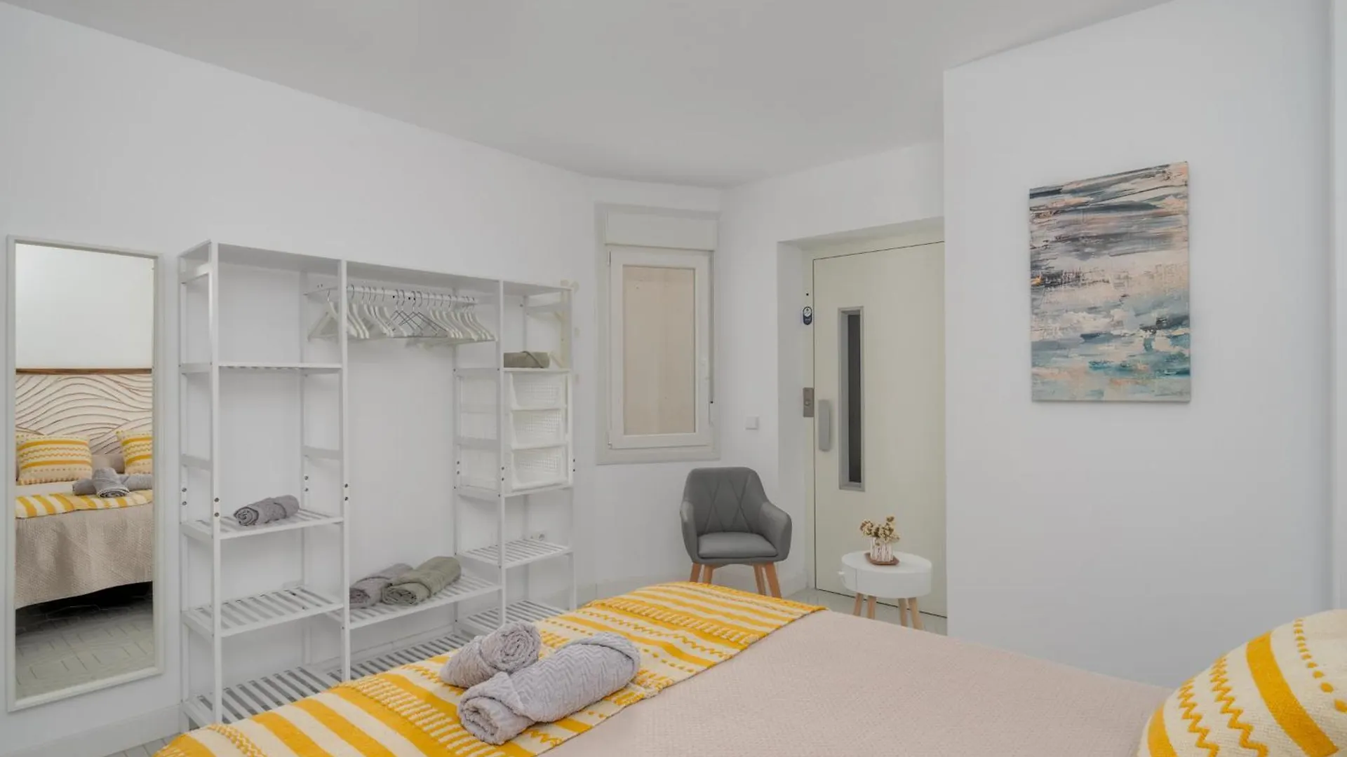 אסטפונה Terra By La Pita - Central Premium Apartment With Parking 0*,  ספרד